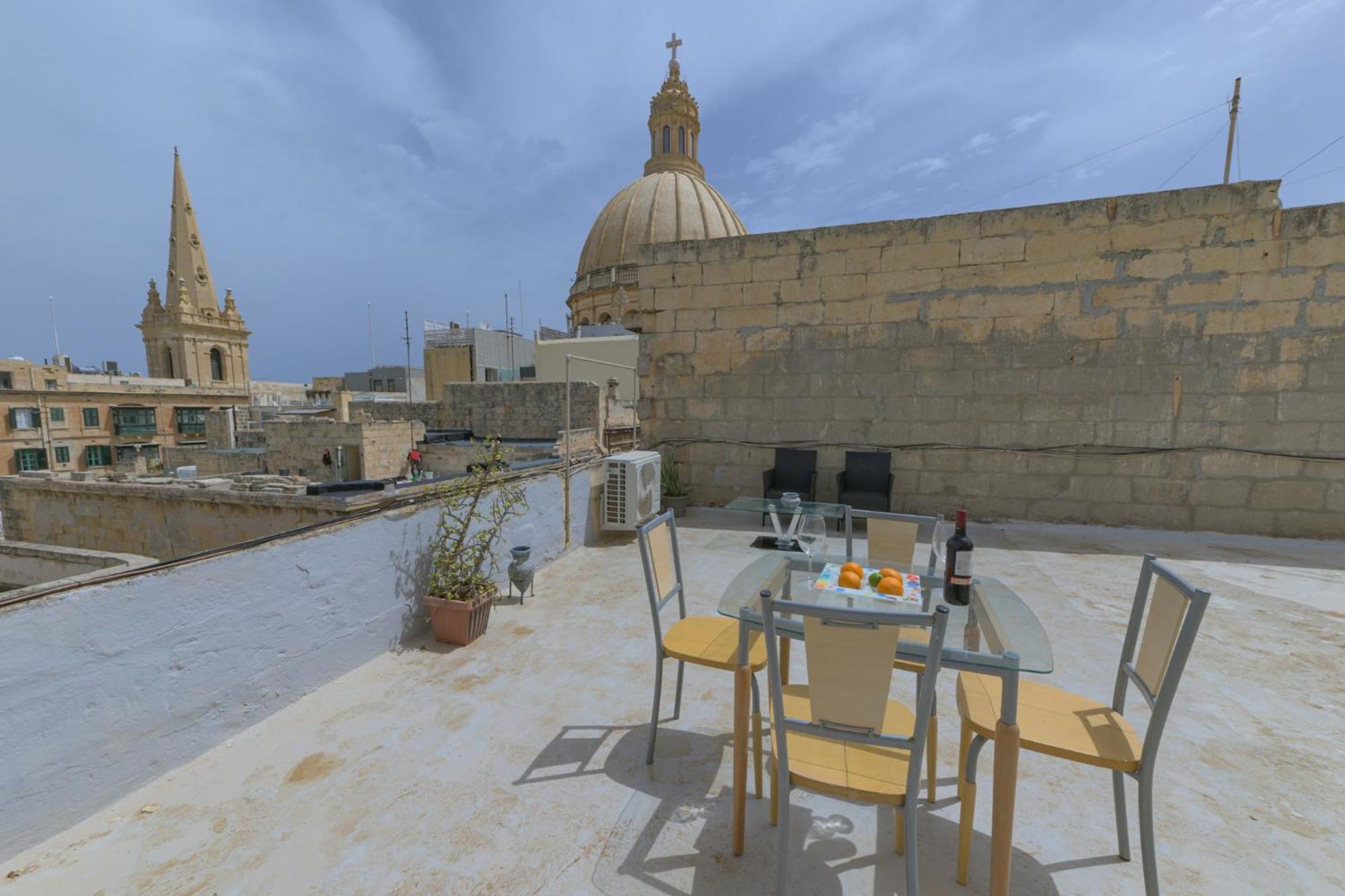 Stylish Valletta 2 Bedrooom City Centre Apartment With Terrace Eksteriør bilde