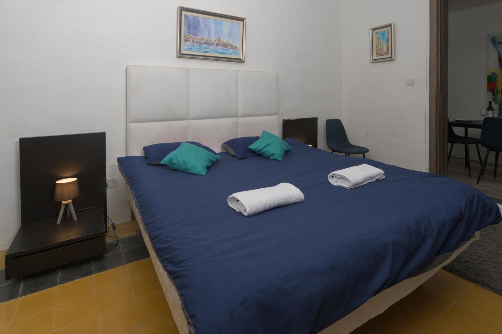 Stylish Valletta 2 Bedrooom City Centre Apartment With Terrace Eksteriør bilde